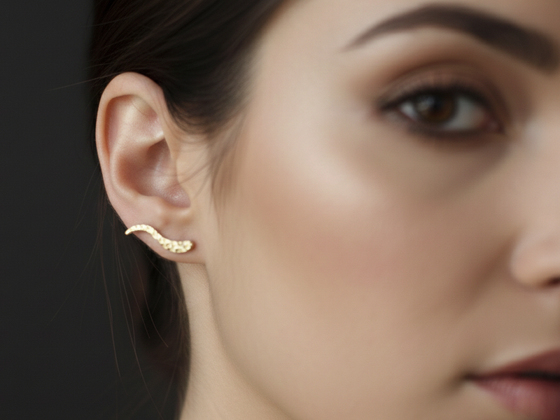 עגילי גל זהב מטפסים