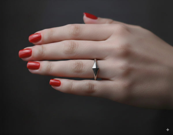 טבעת גיאומטרית מכסף
