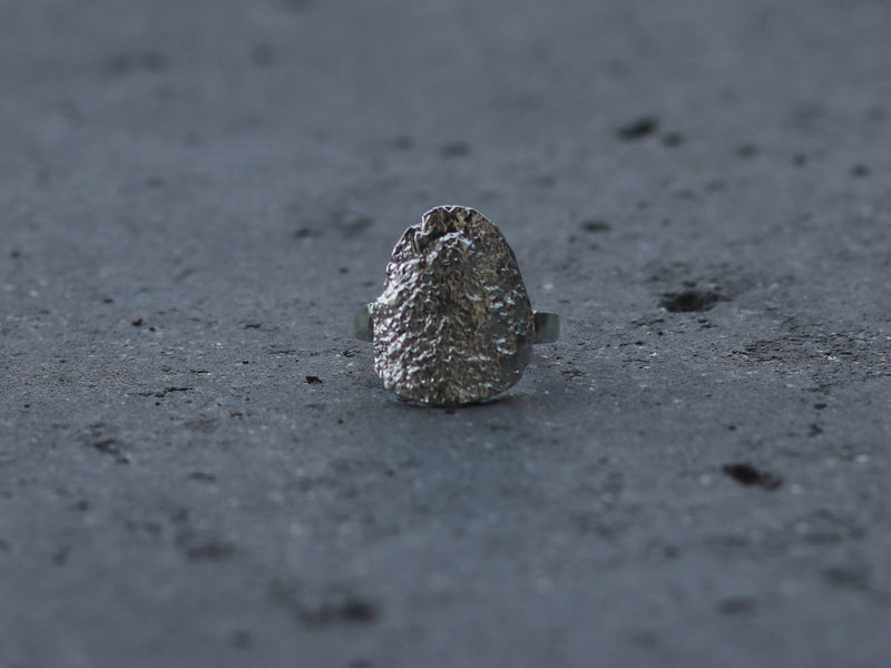 טבעת כסף אסימטרית