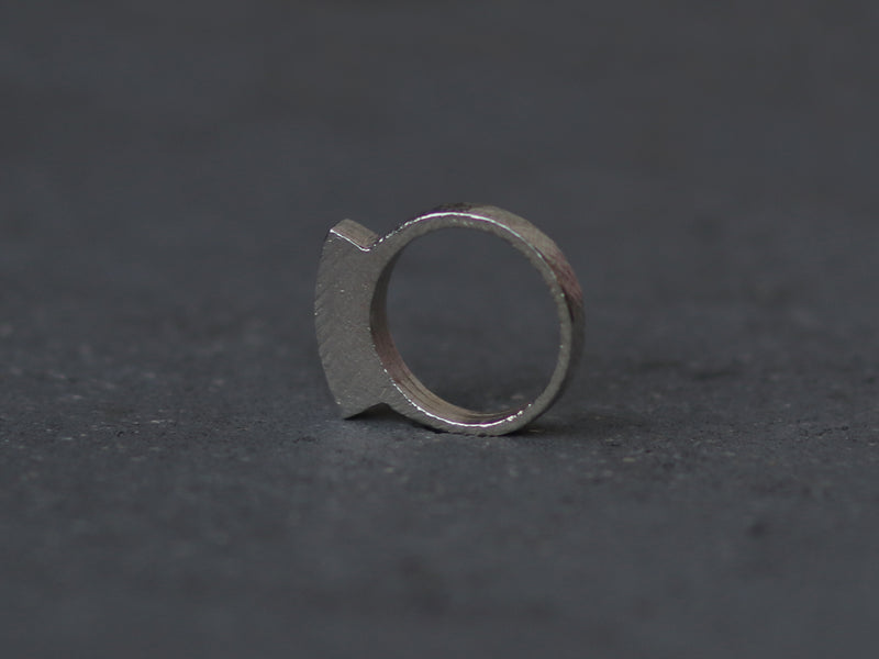 טבעת כסף בעבודת יד