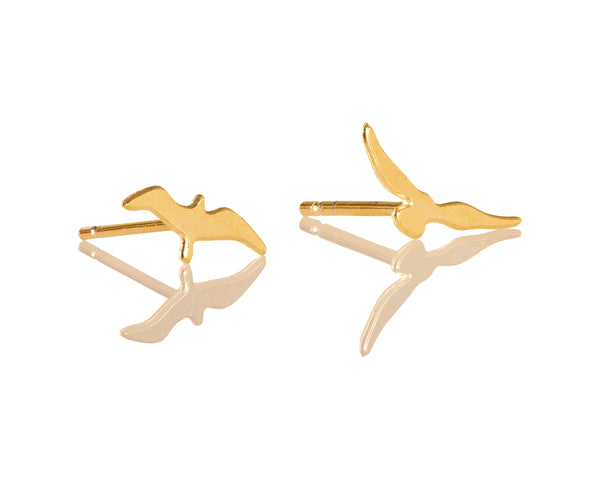 Earrings of various flying birds attached to the ear, gold plated