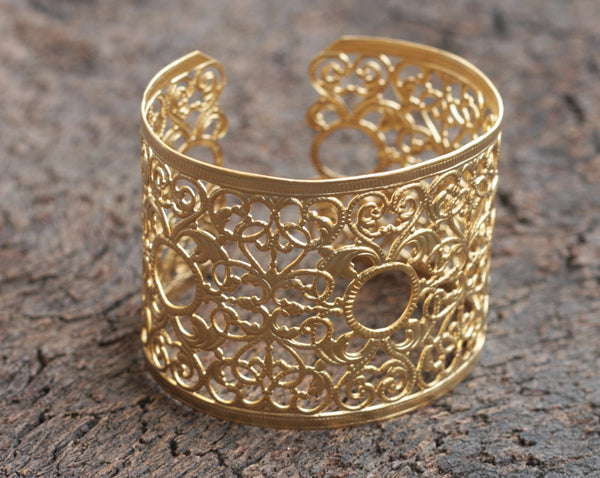Adjustable thick gold lace bracelet