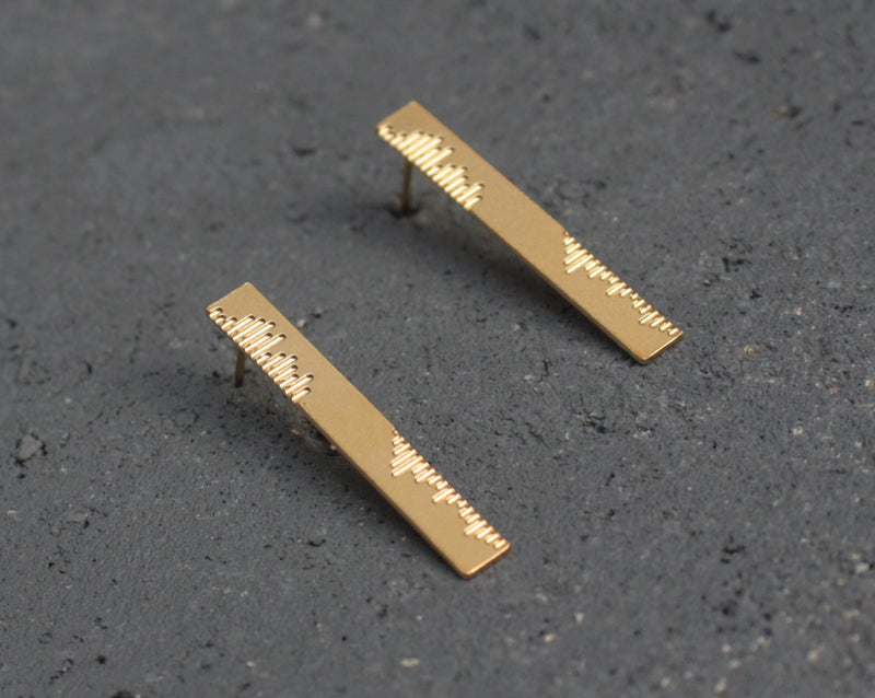 Long rectangle bar earrings with tight stripes