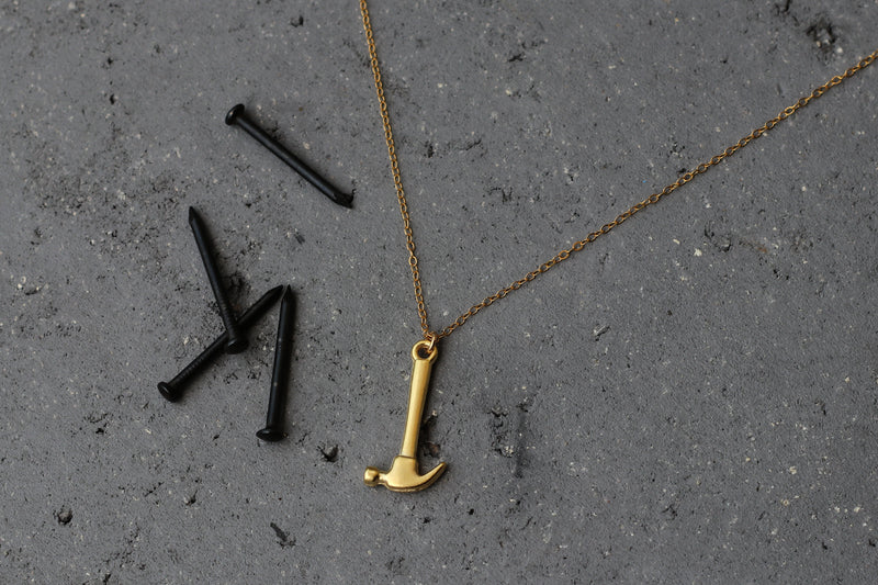 Unisex gold hammer necklace