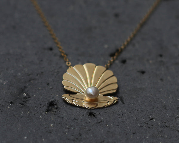 Gold mother of pearl necklace, pearl shell necklace with pearl