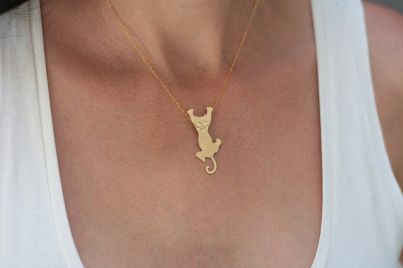 Hanging cat necklace