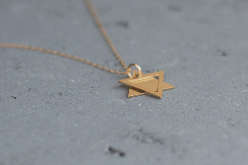 A special unisex Star of David necklace
