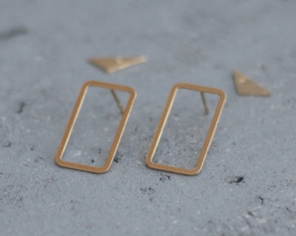Hollow rectangle earrings with triangles