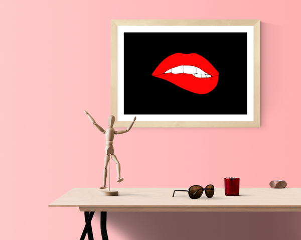 תמונה של שפתיים אדומות על רקע שחור בסגנון הפופ ארט